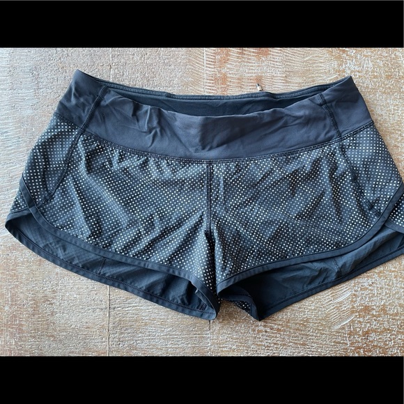 Lululemon Speed it up shorts size 8 - Picture 2 of 6